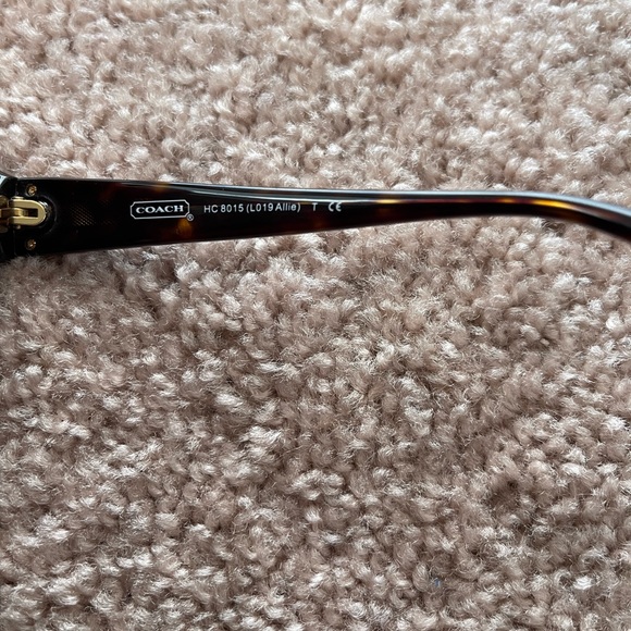 New Coach Sunglasses HC8015 - Picture 5 of 5